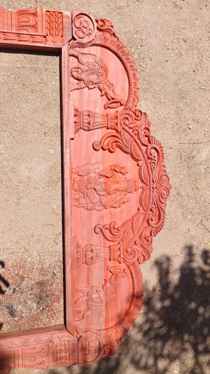 Pillar wood carving work 3